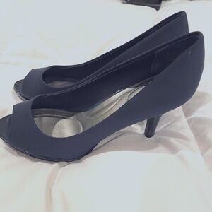 New Bandolino Navy Blue Satin Open Toe Heels with Blue Patent Leather Sz 6.5
